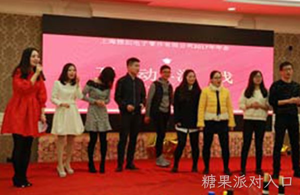 2017 “携手并进，赢战鸡年”晚会完美落幕